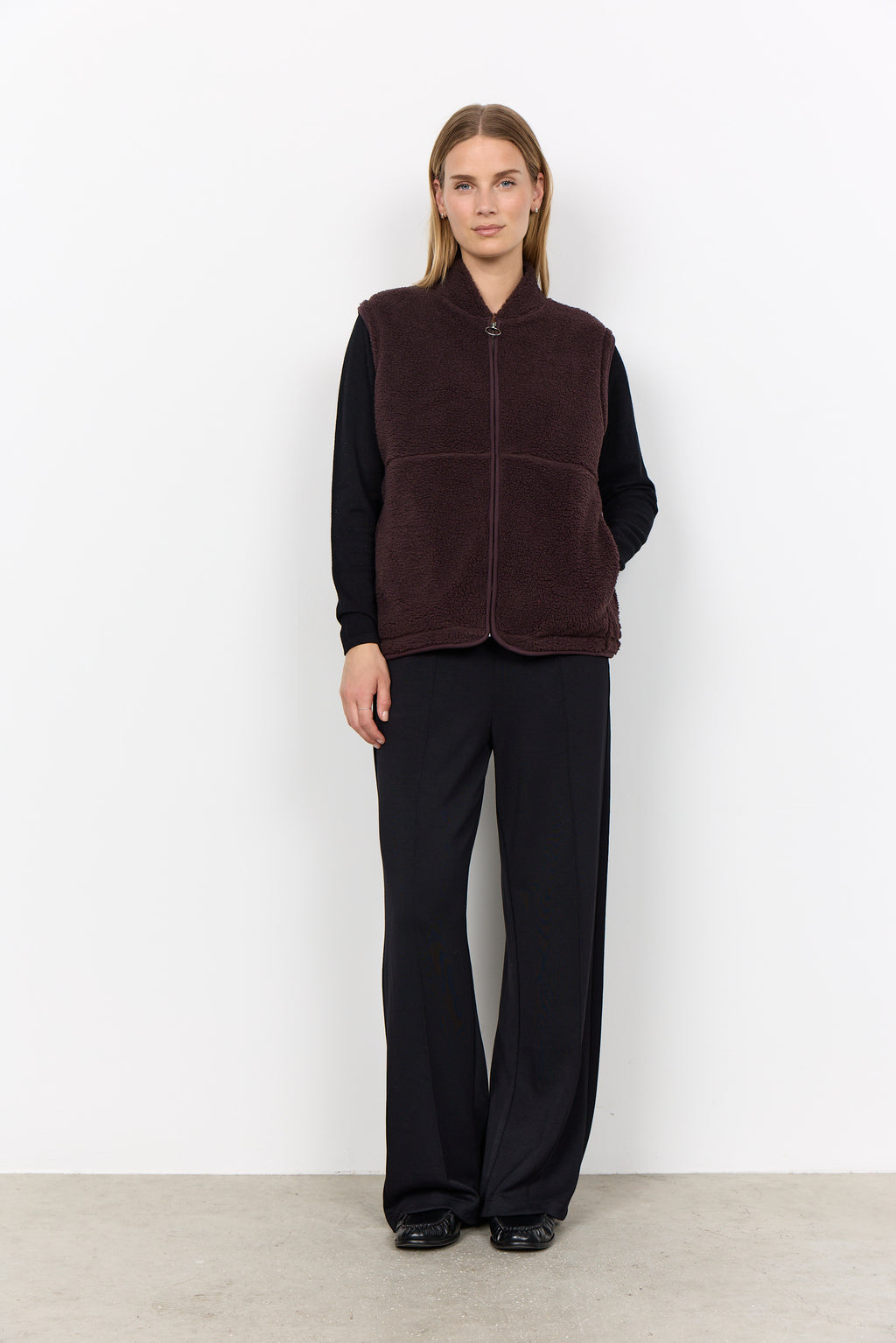 Onyx 3 Pile Vest Women Black | Smilebutiken - Soyaconcept