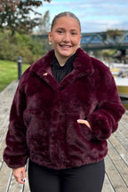 By Clara Aya Jacka Dam Bordeaux Caramelle Fashion