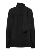 Cath 15 V-ringad Blus med Scarf Svart Black | Smilebutiken - Soyaconcept