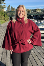 Chica London Alvina Poncho Jacka Dam Wine CARAMELLE FASHION