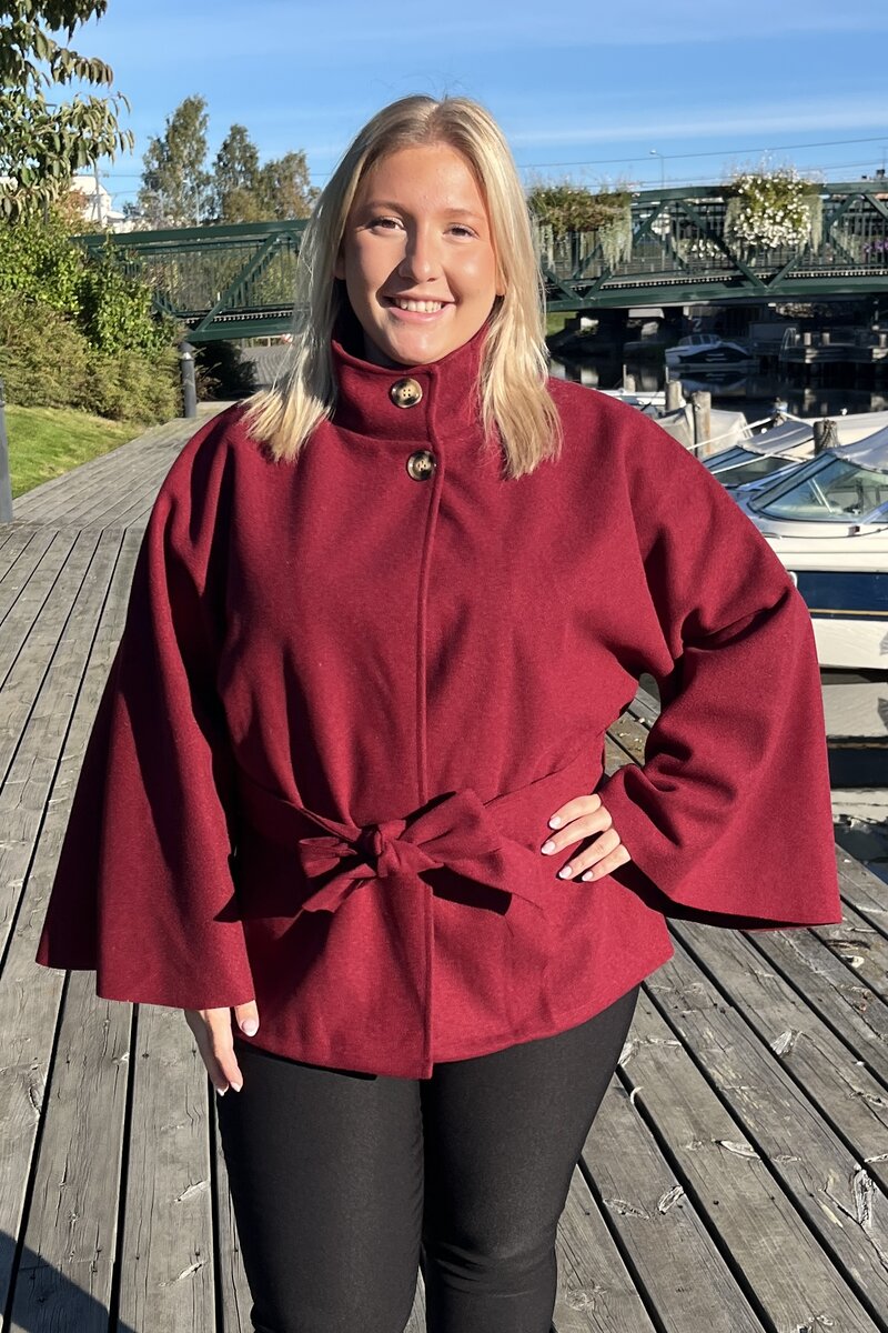 Chica London Alvina Poncho Jacka Dam Wine CARAMELLE FASHION