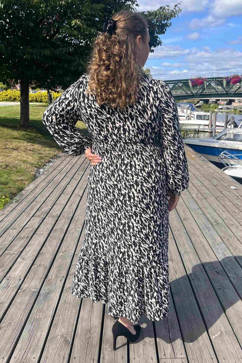 Chica London Arwen Klänning Dam Black Caramelle Fashion