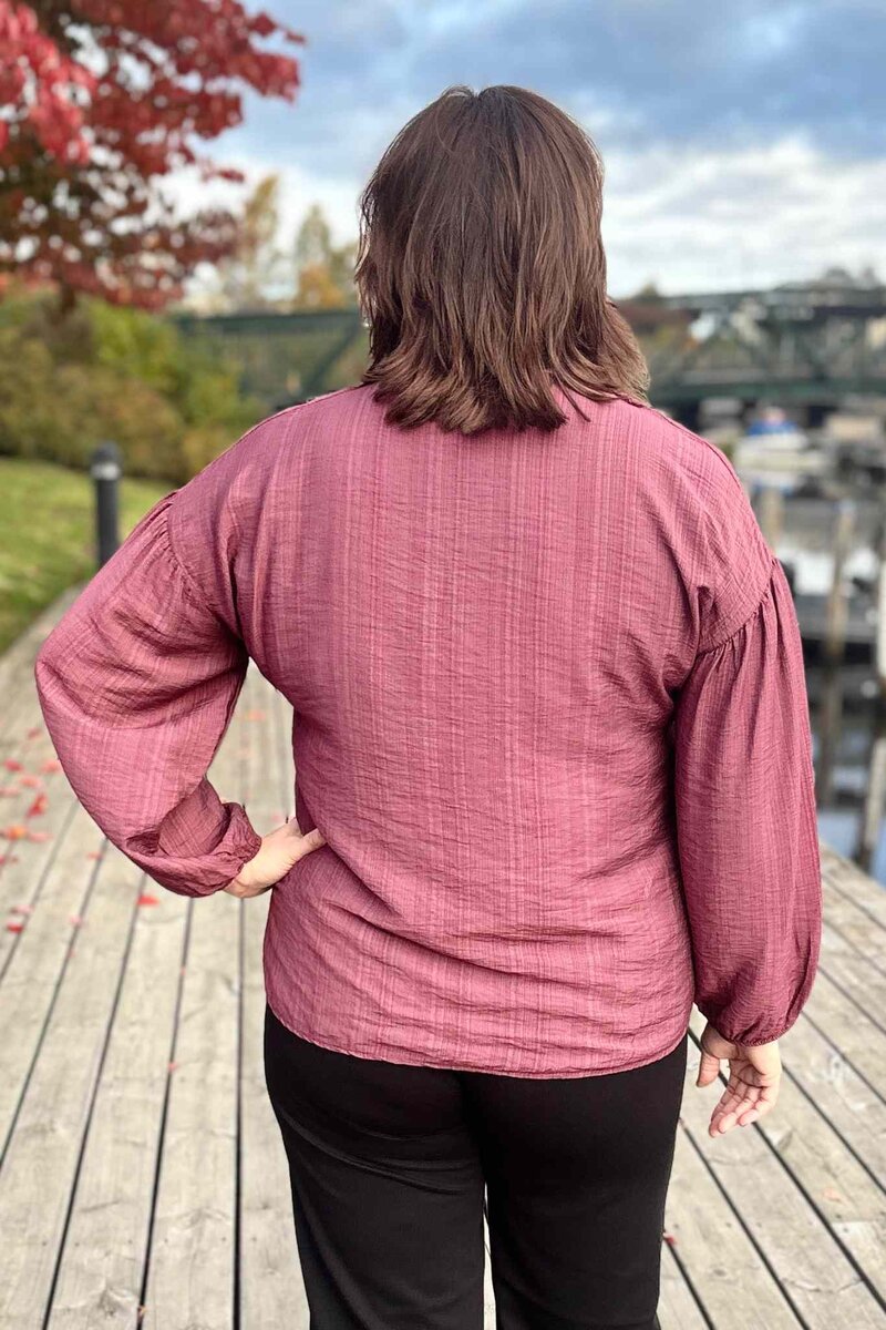 Chica London Corey Blus Med Spänne Dam Bordo CARAMELLE FASHION
