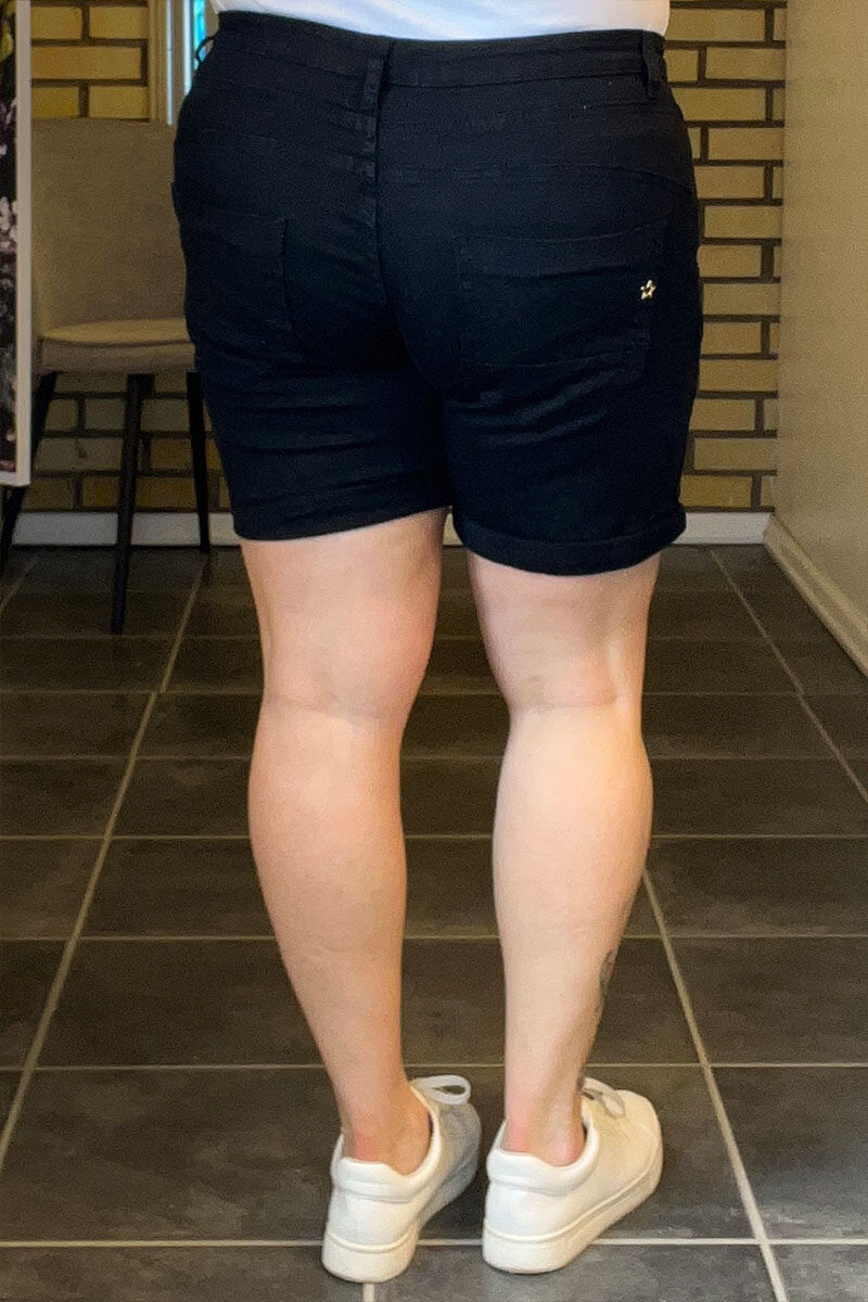 Chica London Mirella Shorts Med Blingknappar i Guld Dam Black Caramelle Fashion