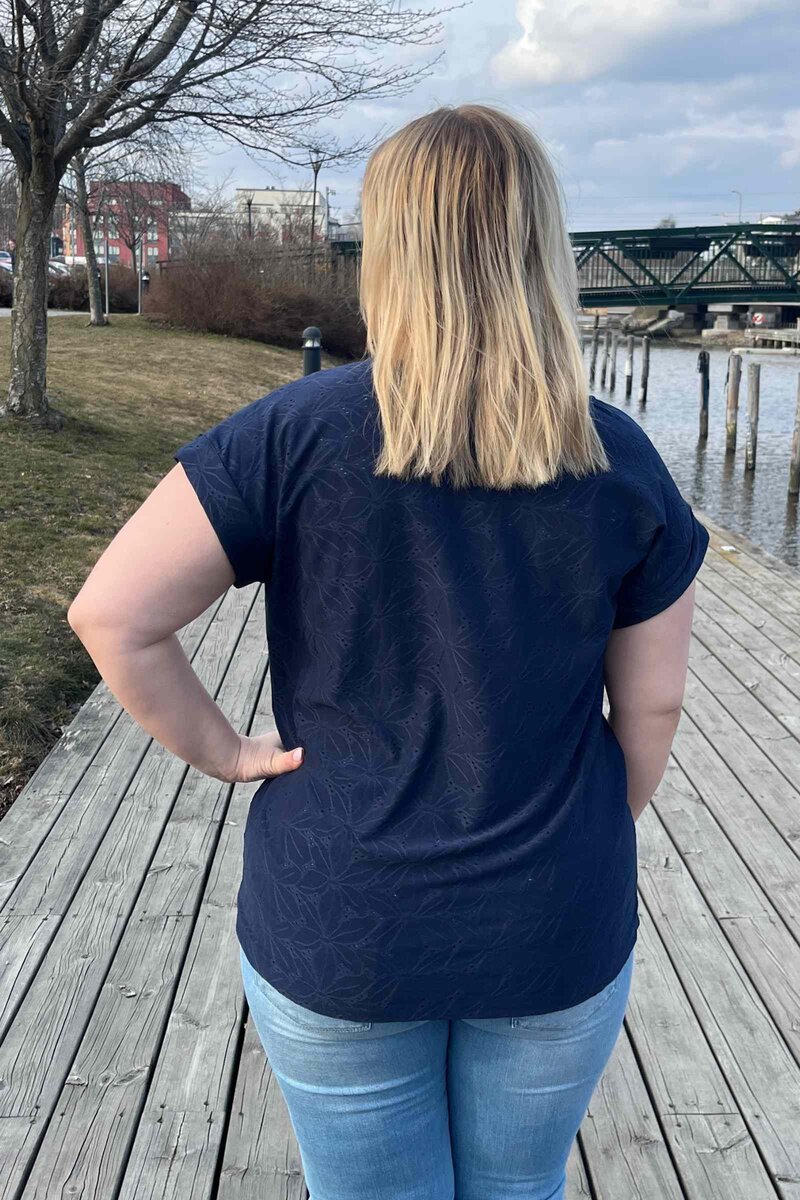 Blond T-shirt Dam Mörkblå Navy Blazer | Smilebutiken - Freequent