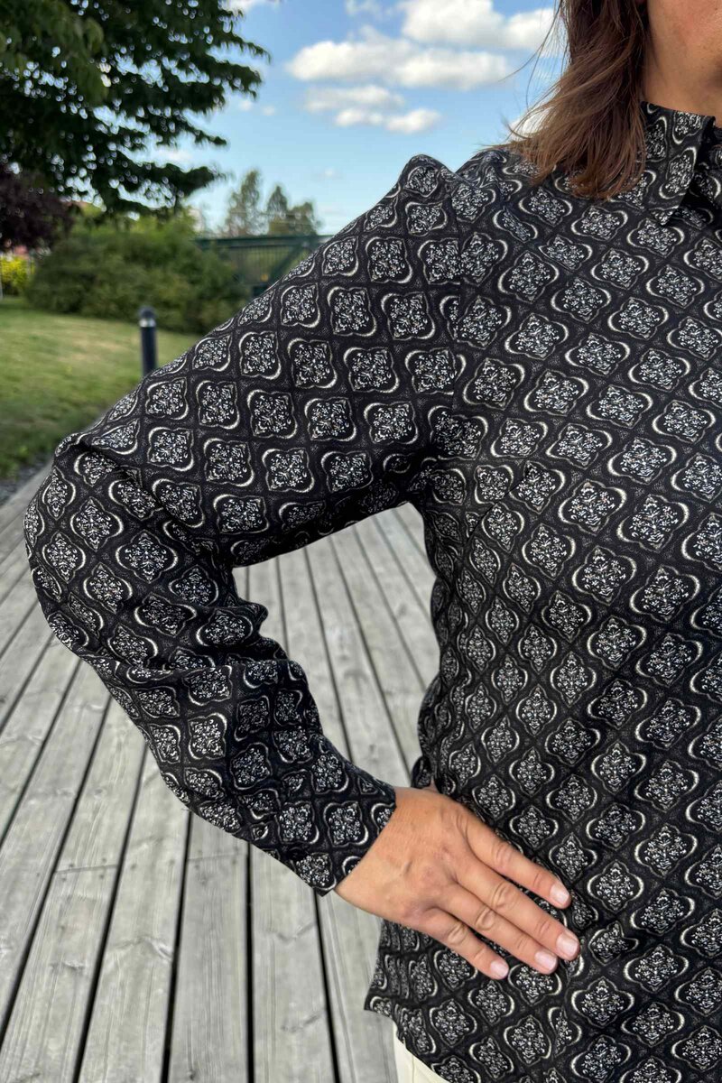 Lovy Shirt Women Black W Moonbeam Freequent