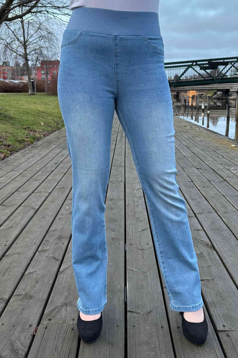 Shantal Bootcut 30 Längd Denim Dam Ljusblå Light Blue Denim | Smilebutiken - Freequent