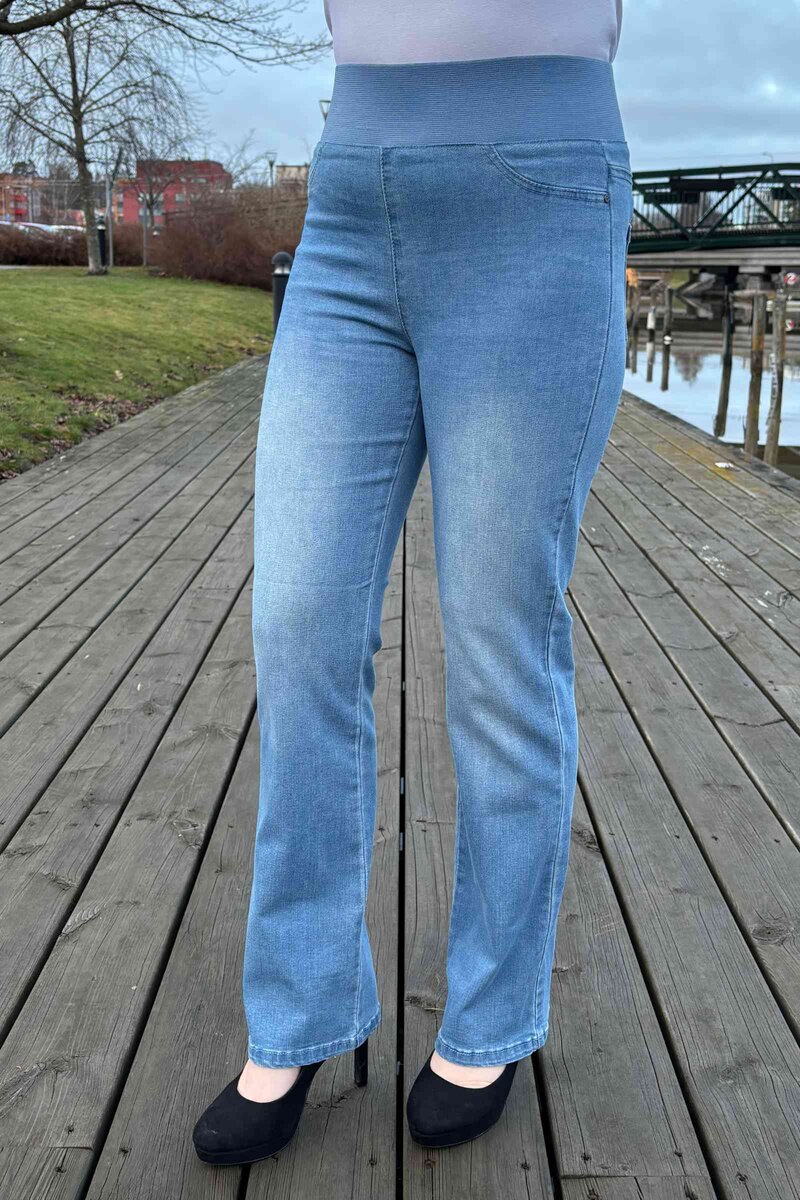 Shantal Bootcut 30 Längd Denim Dam Ljusblå Light Blue Denim | Smilebutiken - Freequent