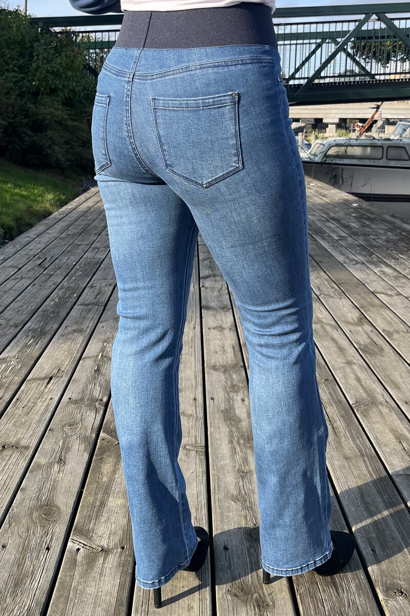 Shantal Bootcut 30 Längd Dam Mellanblå Medium Blue Denim | Smilebutiken - Freequent