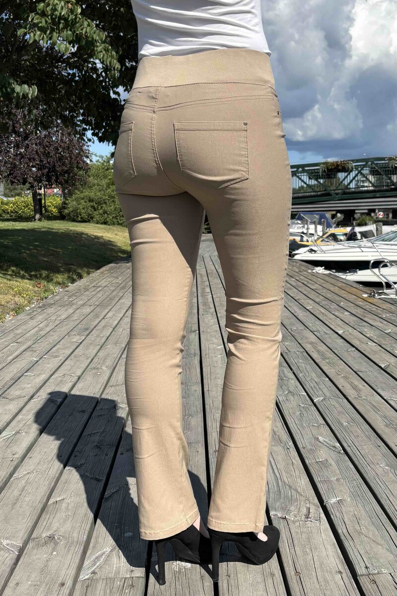 Shantal Bootcut 32 Längd Power Dam Beigebrun Silver Mink | Smilebutiken - Freequent