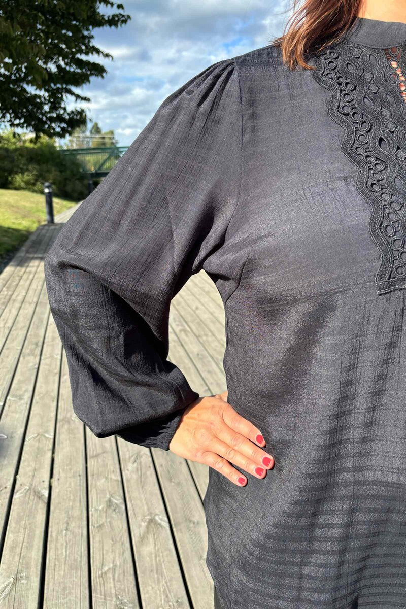 Shu Blus Dam Black Freequent