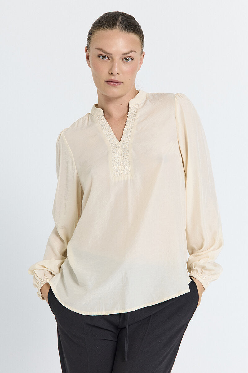 Tessy Blus Dam Moonbeam Freequent