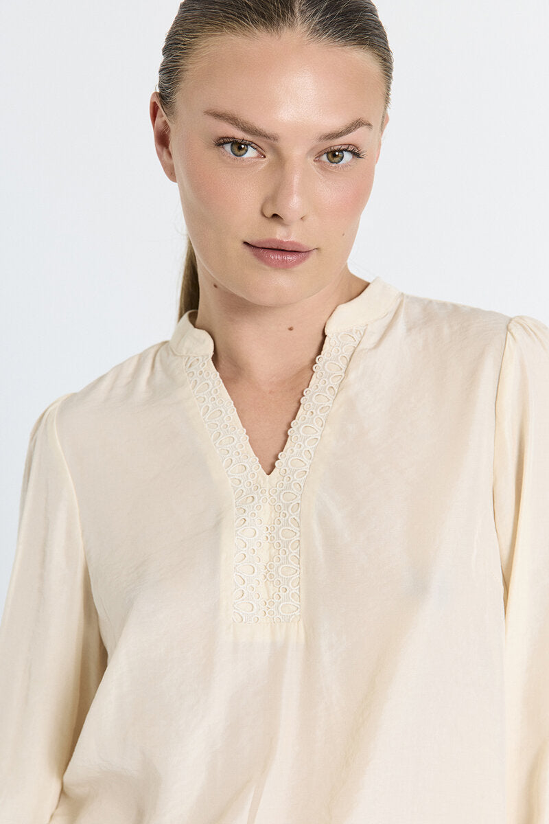 Tessy Blus Dam Moonbeam Freequent