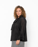 Judit 4 Blus med knyt Dam Svart Black | Smilebutiken - Wasabiconcept