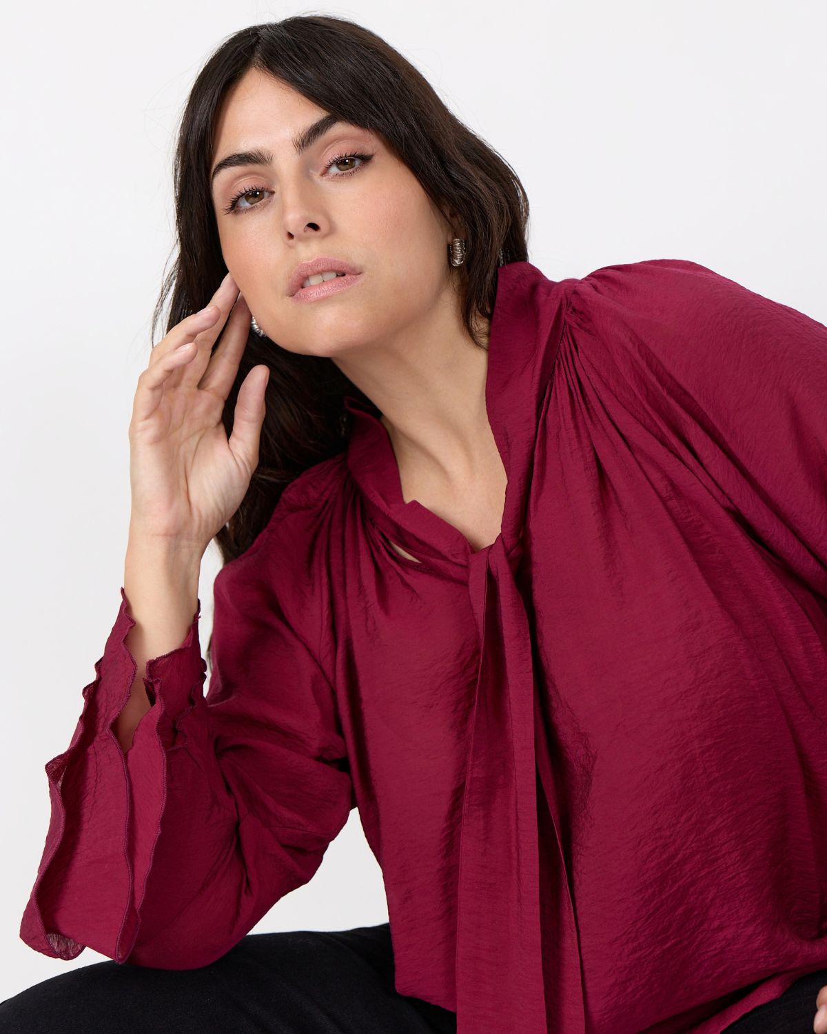 Judit 4 Blus med knyt Dam Vinröd Rhododendron | Smilebutiken - Wasabiconcept