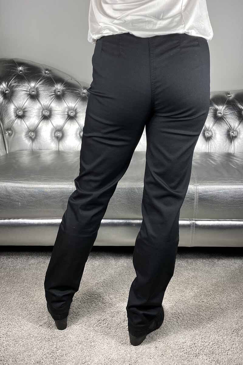 Kelly ML Straight Fit Women's Black - LauRie