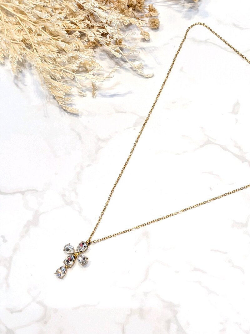 Lolo & Yaya Cordelia Necklace Women Cross - Lolo & Yaya