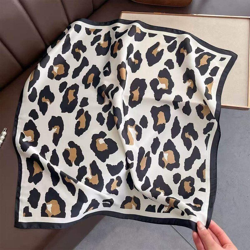 Martha Scarf Dam White - MM Sweet