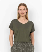 Marica V-ringad T-shirt Dam Grape Leaf | Smilebutiken - Soyaconcept