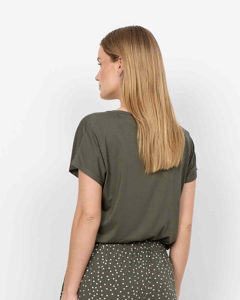 Marica V-ringad T-shirt Dam Grape Leaf | Smilebutiken - Soyaconcept