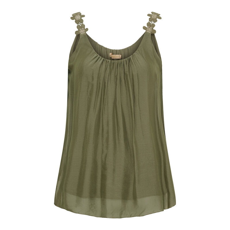 Agnese Topp Dam Military Marta du Chateau