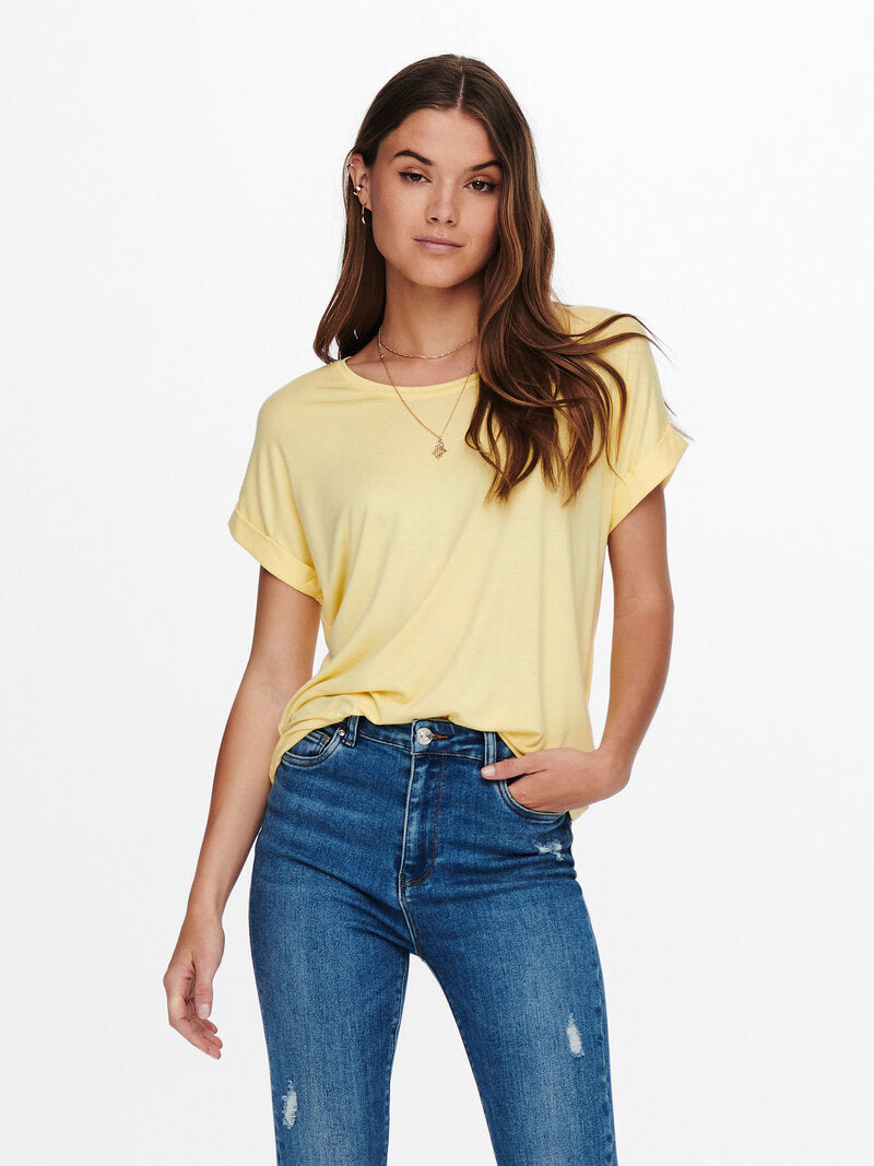 Auntie T-shirt Women Pale Banana ONLY