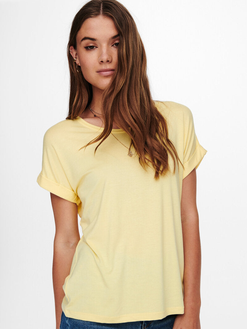 Auntie T-shirt Women Pale Banana ONLY