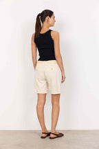 Rovena 1 Shorts With Belt Women Cream | Smilebutiken - Soyaconcept