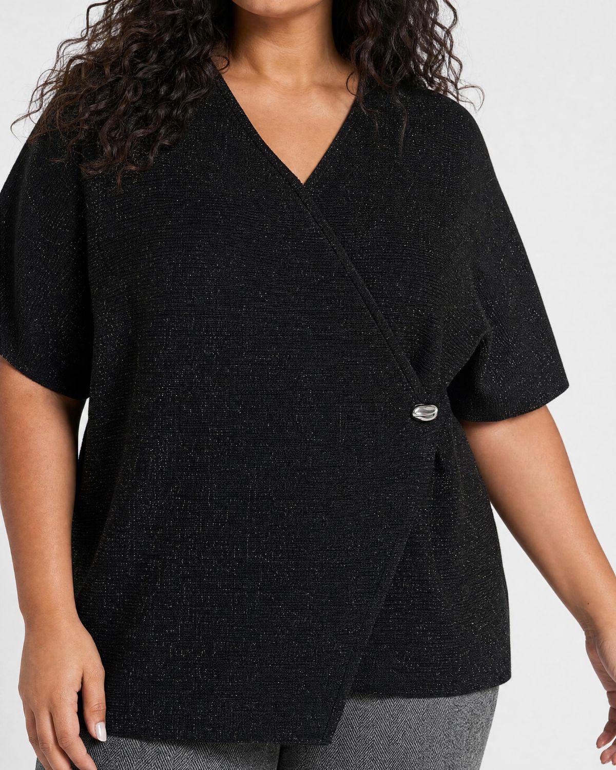 Sanja 8 Omlottblus med glitter Svart Black Combi | Smilebutiken - Wasabiconcept