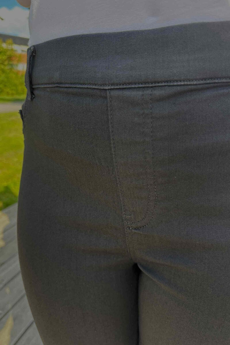 Nadira 3 Trousers Women Black Soyaconcept