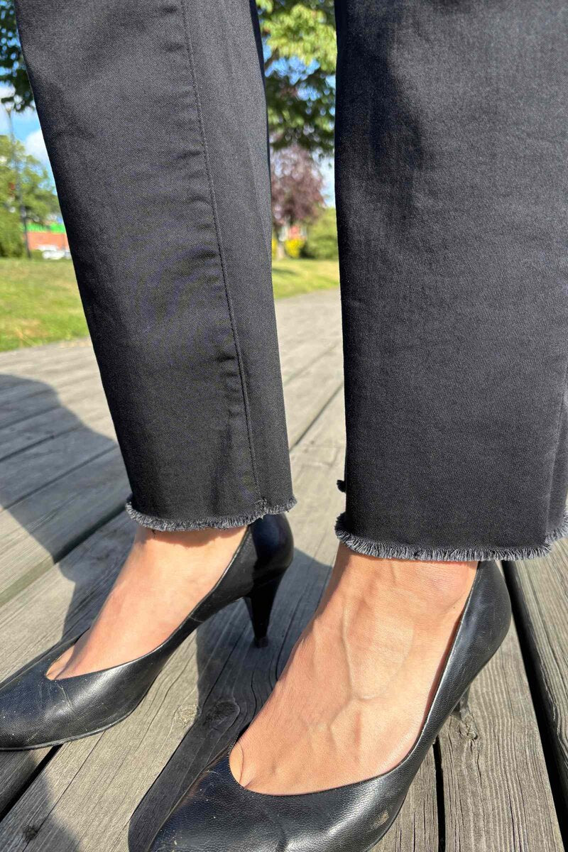 Nadira 3 Trousers Women Black Soyaconcept