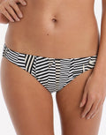 Abstract Bikinitrosa Dam Flesh Sunseeker