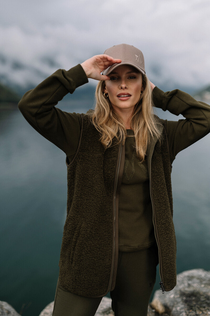 Mellow Pile Vest Women Dark Olive Twentyfour