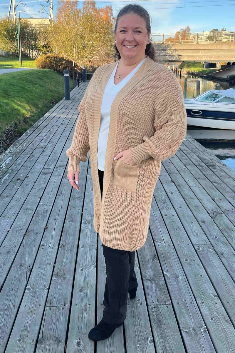 Tove Stickad Långkofta Dam Peanut VIVICHY