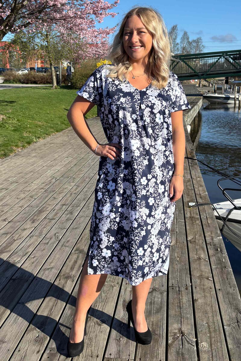 Carina Klänning Dam Flow Dark Navy Way of Sweden