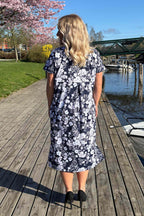 Carina Klänning Dam Flow Dark Navy Way of Sweden