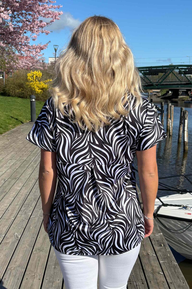 Lovisa Topp Dam Fantasy Black Way of Sweden