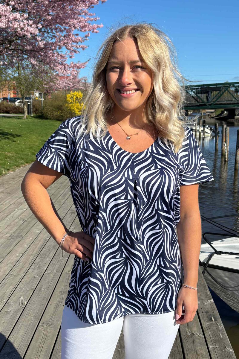 Lovisa Topp Dam Fantasy Dark Navy Way of Sweden