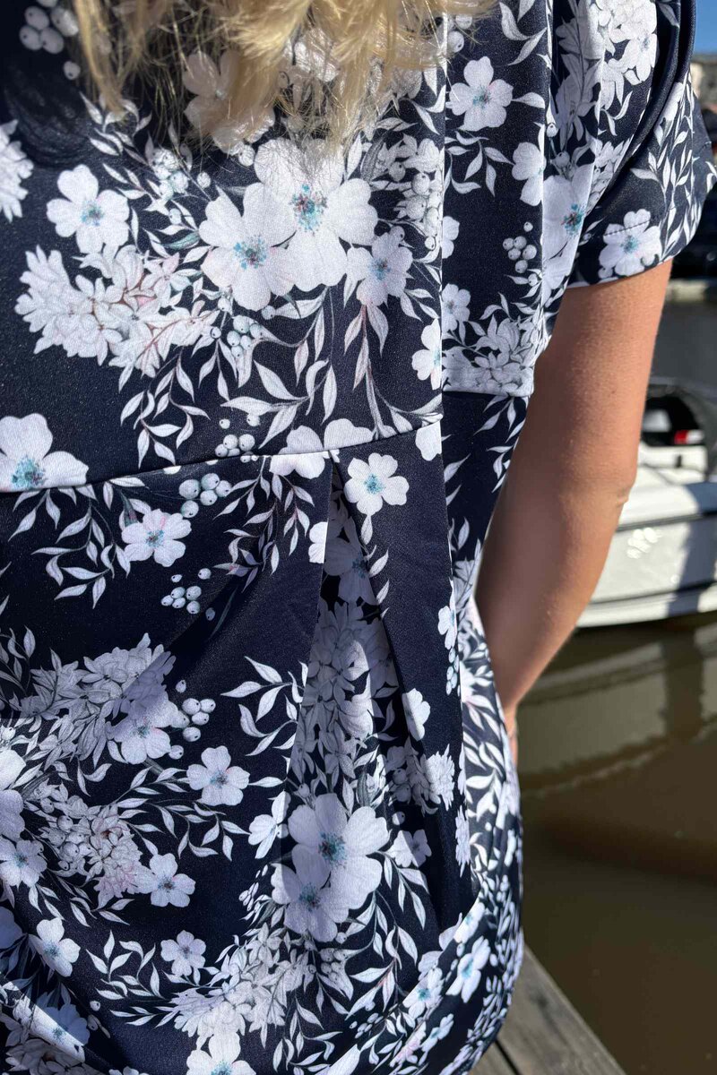 Lovisa Topp Dam Flow Dark Navy Way of Sweden