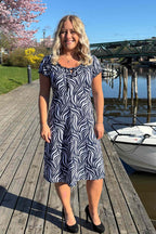 Maria Klänning Dam Fantasy Dark Navy Way of Sweden