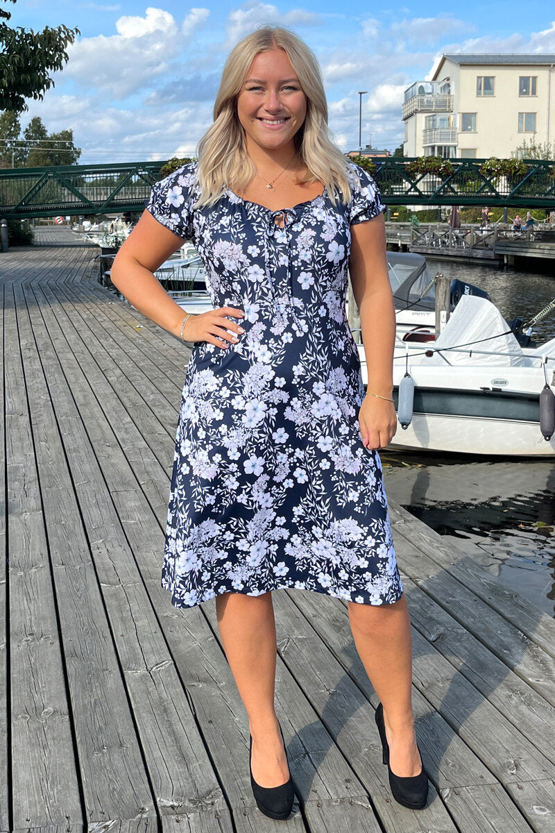 Maria Klänning Dam Flow Dark Navy Way of Sweden