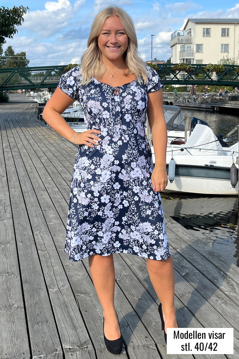 Maria Klänning Dam Flow Dark Navy Way of Sweden