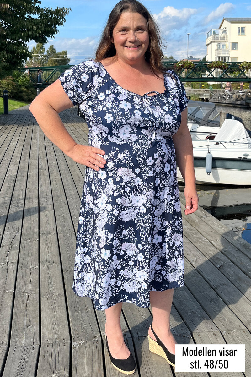 Maria Klänning Dam Flow Dark Navy Way of Sweden