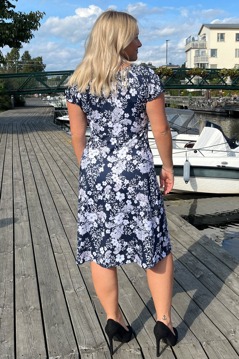 Maria Klänning Dam Flow Dark Navy Way of Sweden