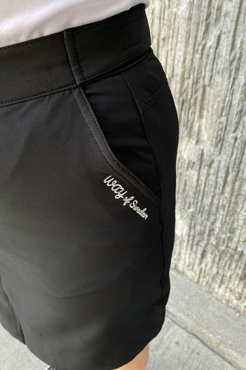 Monika SHORT Skort Svart Dam - Way of Sweden