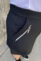 Monika SHORT Skort Svart Dam - Way of Sweden