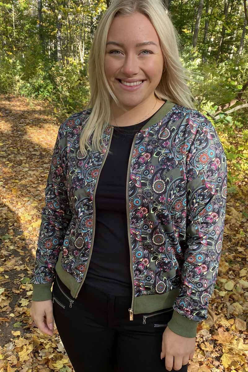 Ulrika Jacka Dam WOS Paisley Print Way of Sweden