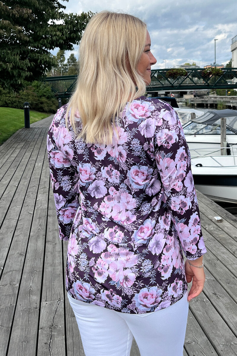Veronica Topp Dam Peony Winered Way of Sweden