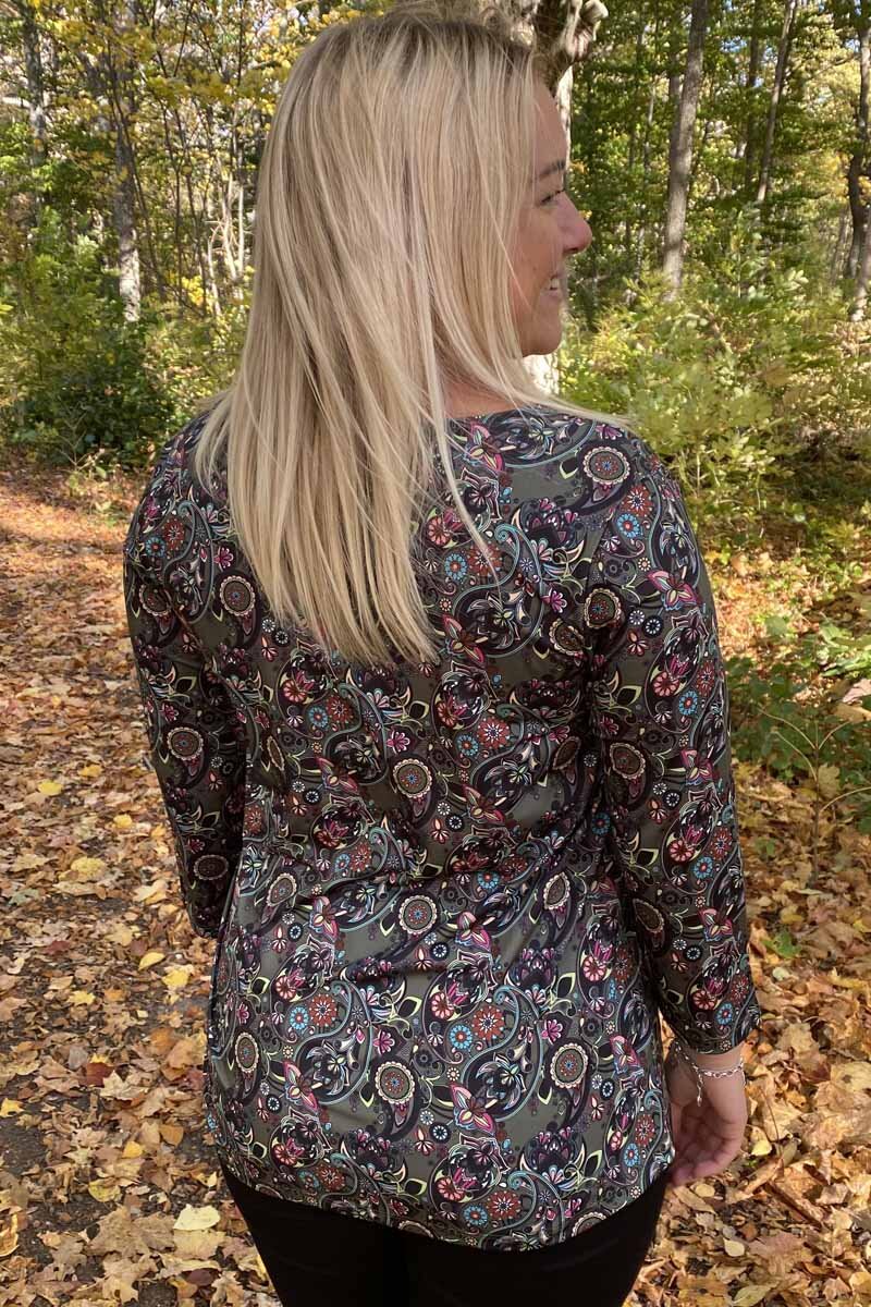 Veronica Topp Dam Paisley Print Way of Sweden