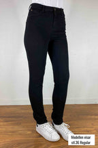 Daphne Push Up Jeans Dam Black Way of Sweden
